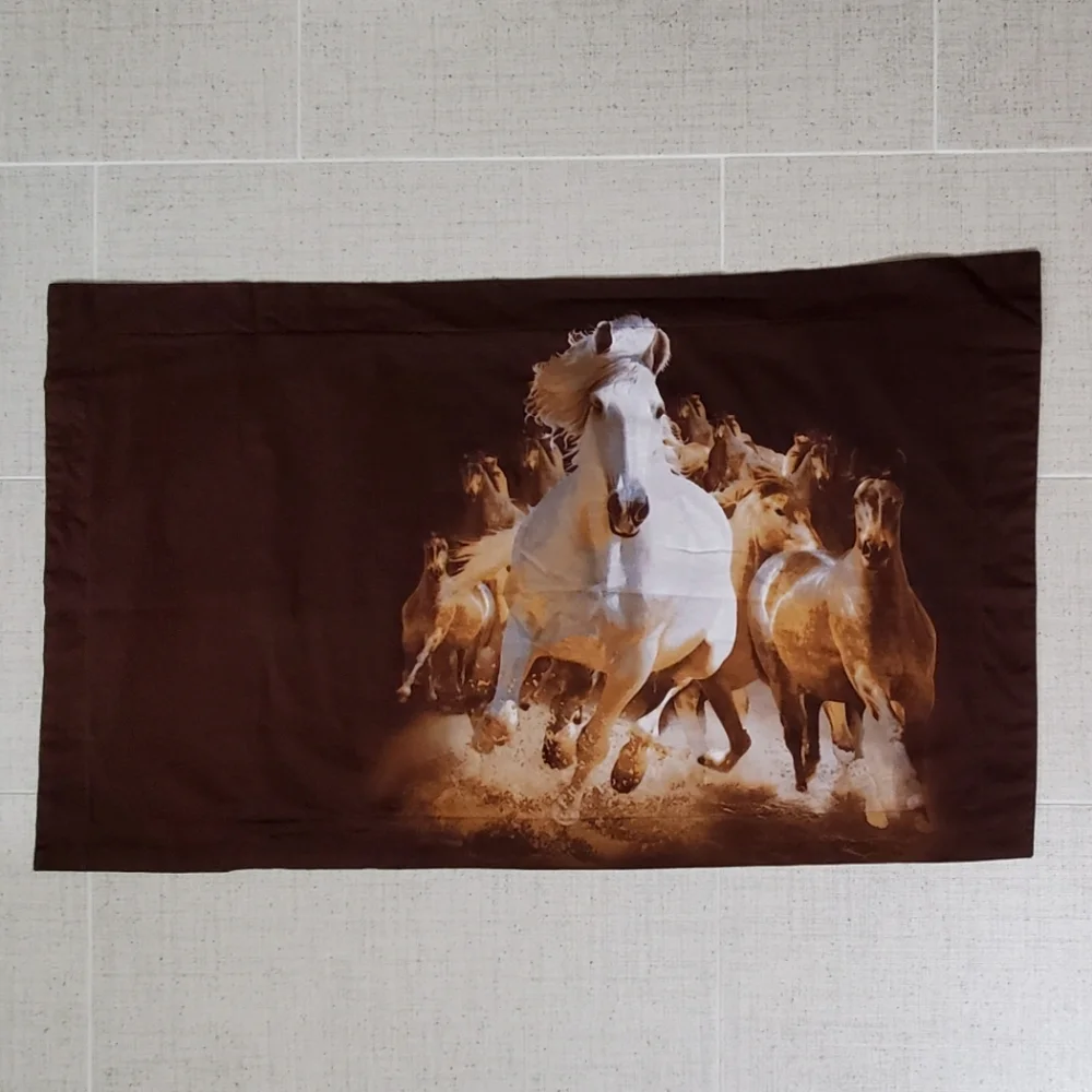 Dolce Mela Bedding, Elite Collection, King Pillow Sham, Wild Horses, Cotton, EUC